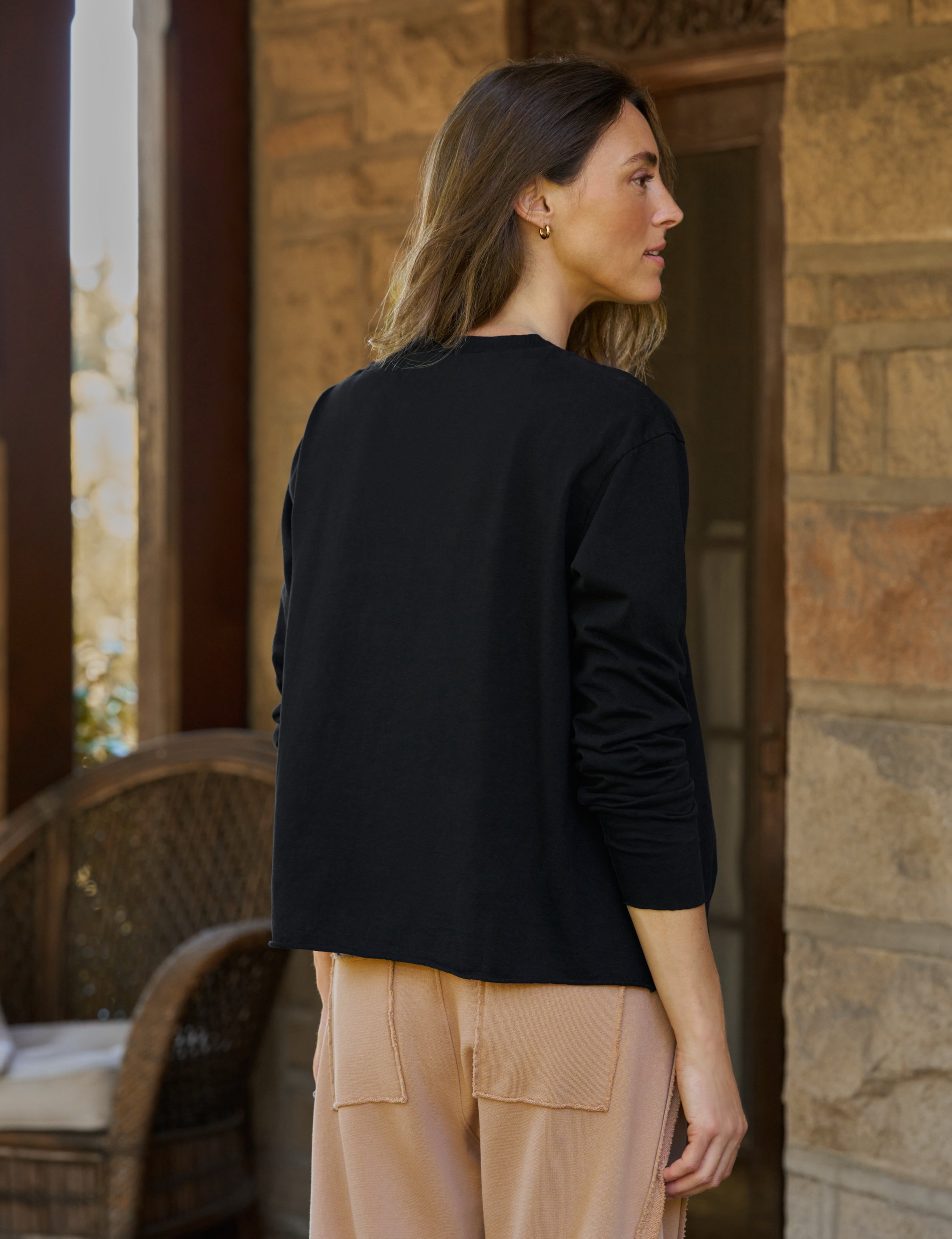 Quinn, Long-Sleeve Crewneck Tee, Black | Frank & Eileen