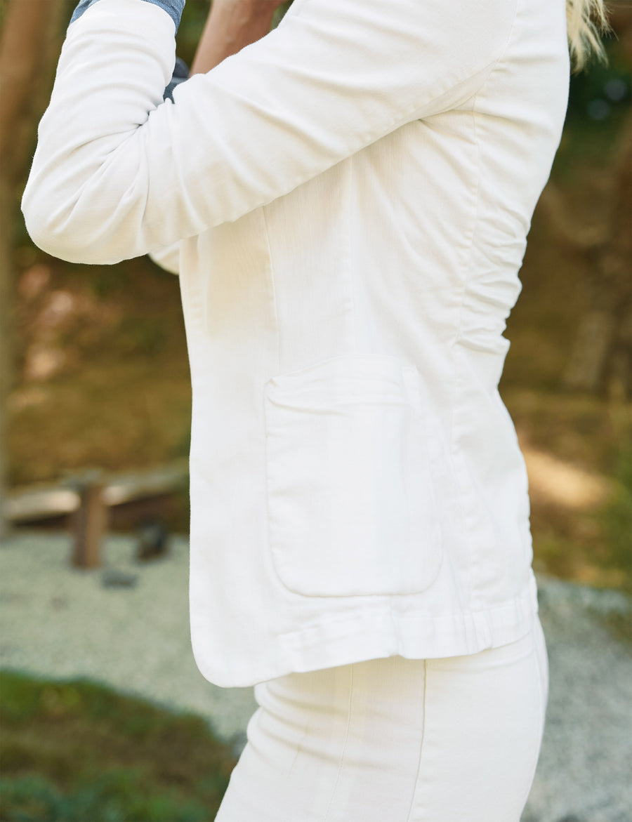 Waist of person wearing Vintage White Wash Frank & Eileen Dublin Tailored Blazer in Italian Performance Denim