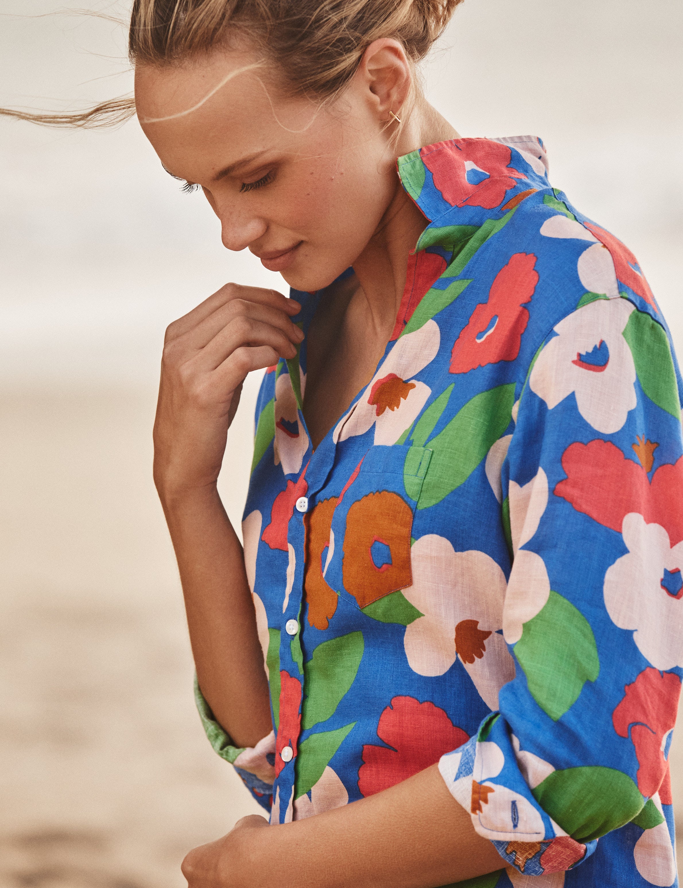 MARY Bright Blue Floral, Italian Classic Linen, view 4