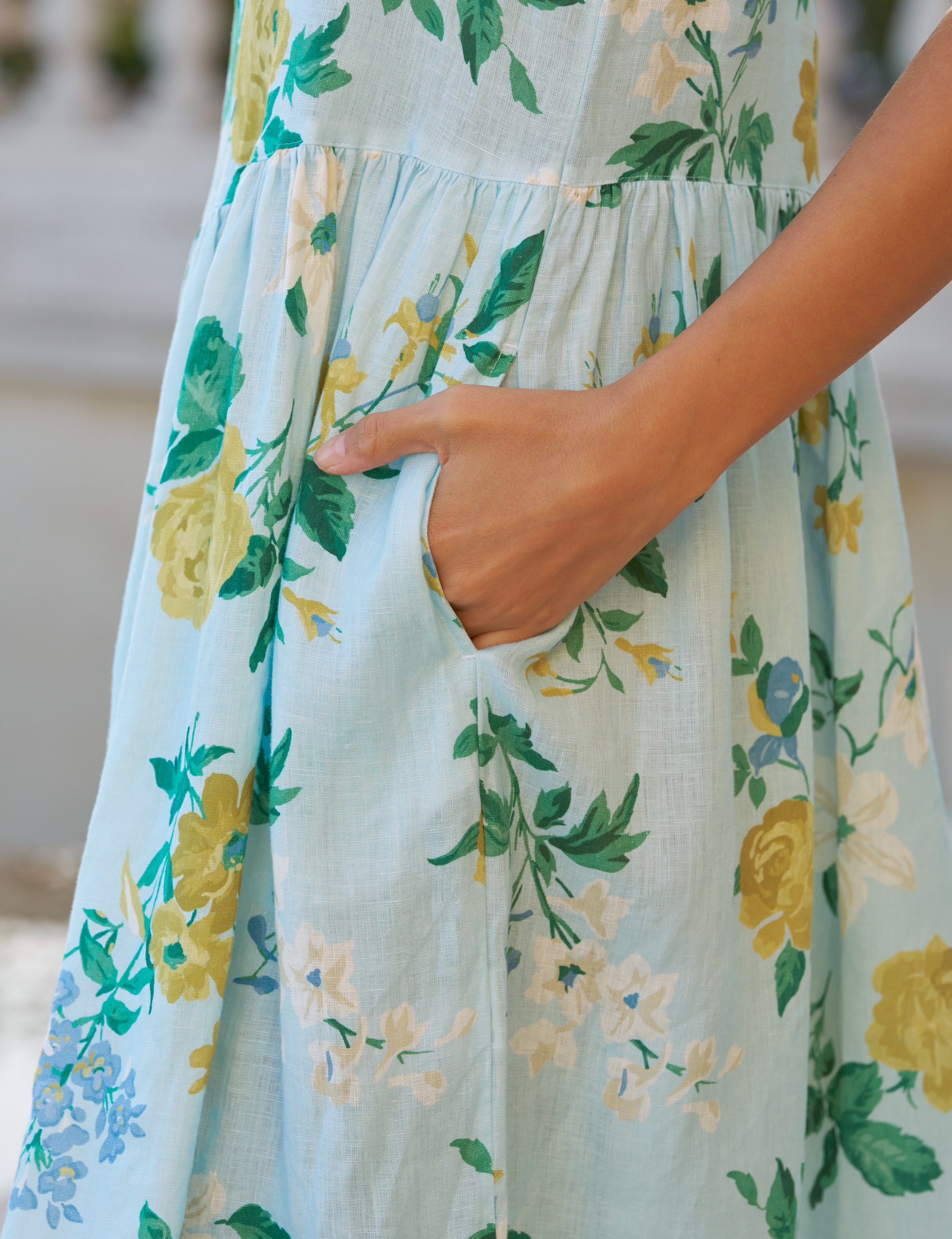 DAPHNE Spring Bouquet, Italian Classic Linen