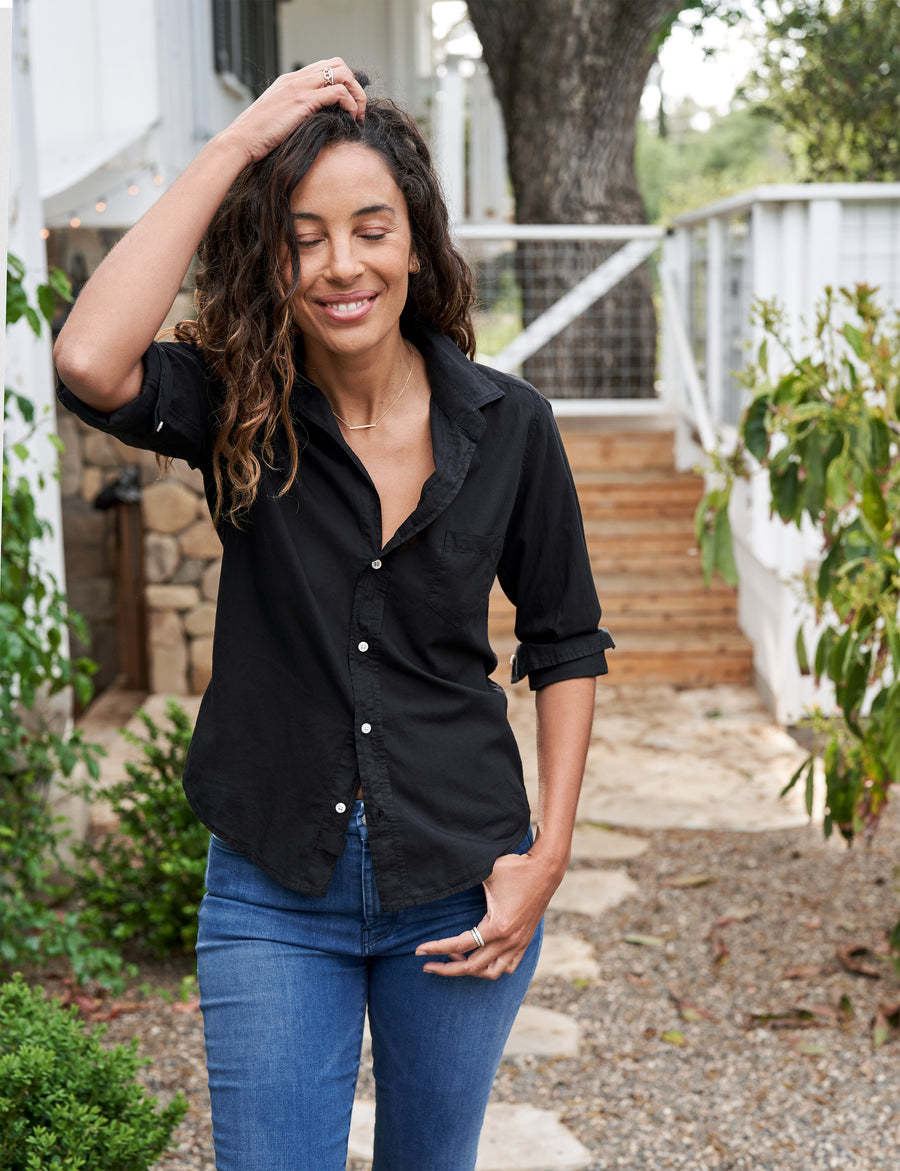 Front of person wearing Black Frank & Eileen Barry Tailored Button-Up Shirt in Featherweight