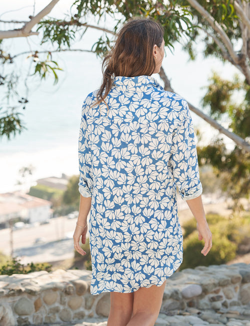 Back shot of person wearing Blue Floral Frank & Eileen Mary Classic Shirtdress in Classic Linen, alternate view