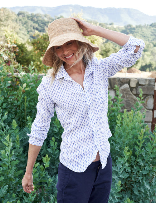 Front of person wearing Blue Pineapple print Frank & Eileen Barry Tailored Button-Up Shirt in Classic Linen, front view