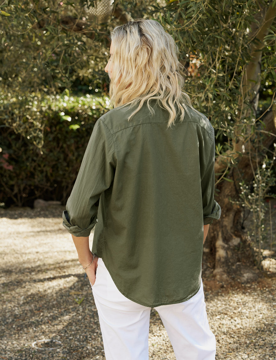 Back shot of person wearing Green Frank & Eileen Eileen Relaxed Button-Up Shirt in Featherweight